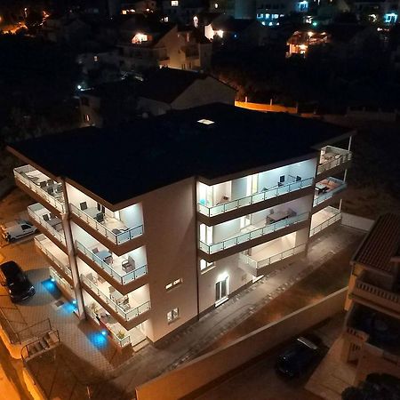 פרומאינה Apartments Danica מראה חיצוני תמונה