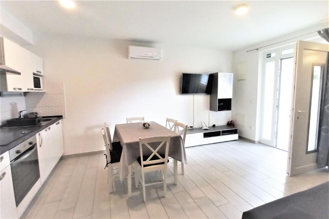 פרומאינה Apartments Danica מראה חיצוני תמונה