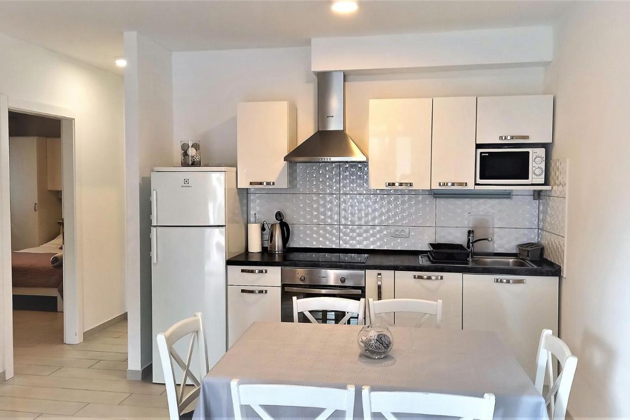 פרומאינה Apartments Danica מראה חיצוני תמונה
