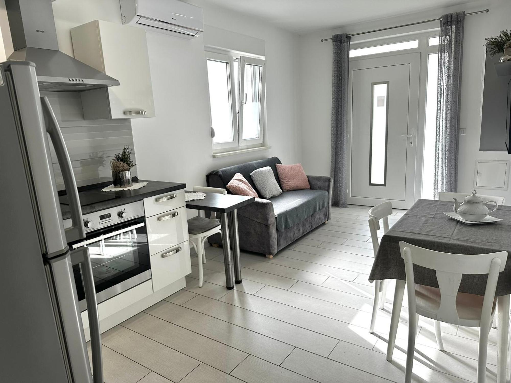 פרומאינה Apartments Danica מראה חיצוני תמונה